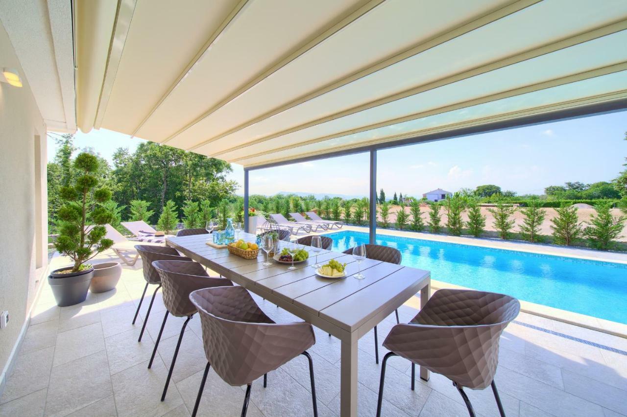 Holiday Home Elegant Vrh  Εξωτερικό φωτογραφία