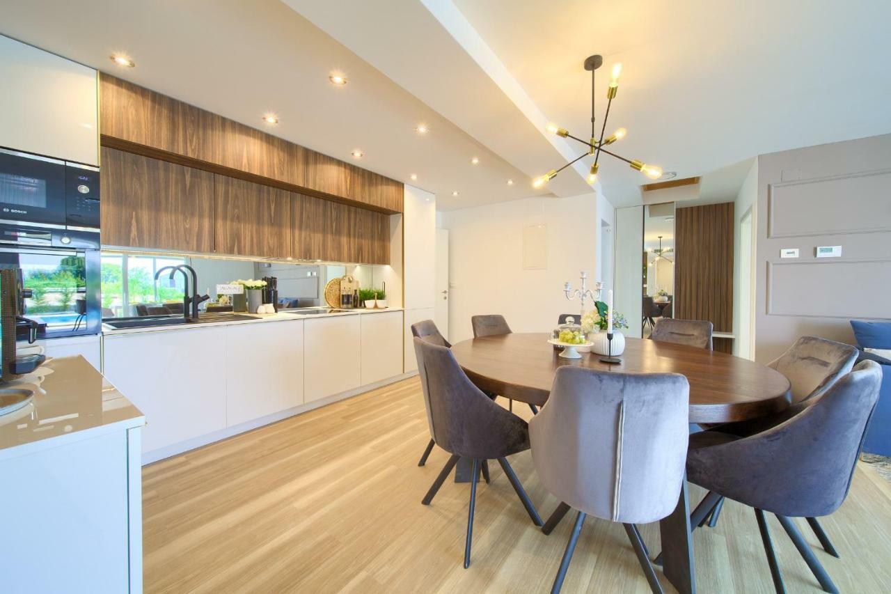 Holiday Home Elegant Vrh  Εξωτερικό φωτογραφία