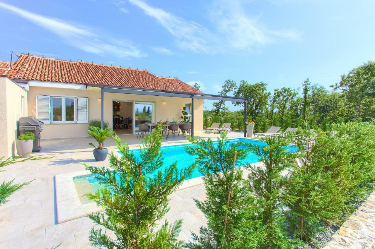 Holiday Home Elegant Vrh  Εξωτερικό φωτογραφία
