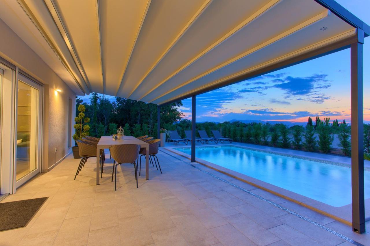 Holiday Home Elegant Vrh  Εξωτερικό φωτογραφία