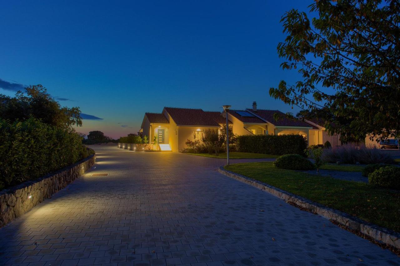 Holiday Home Elegant Vrh  Εξωτερικό φωτογραφία