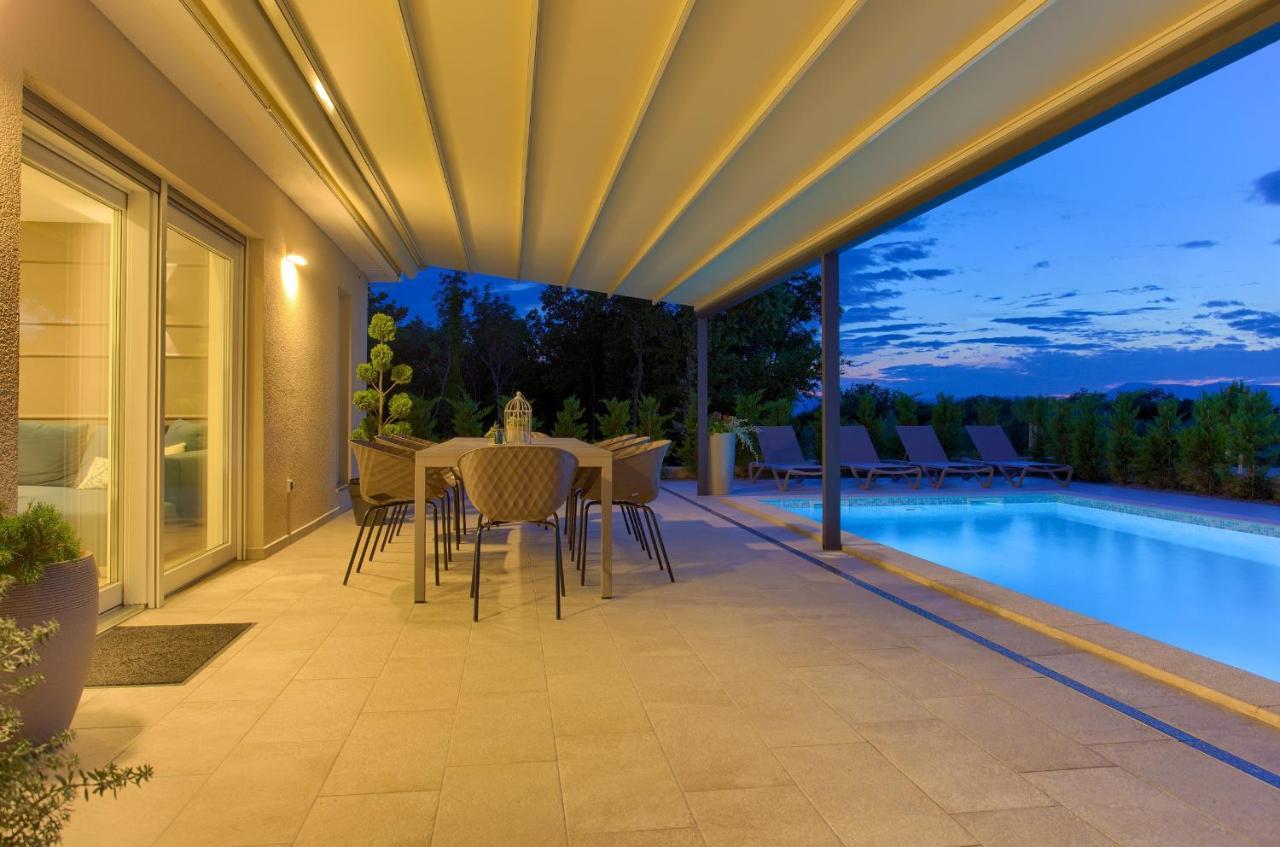 Holiday Home Elegant Vrh  Εξωτερικό φωτογραφία